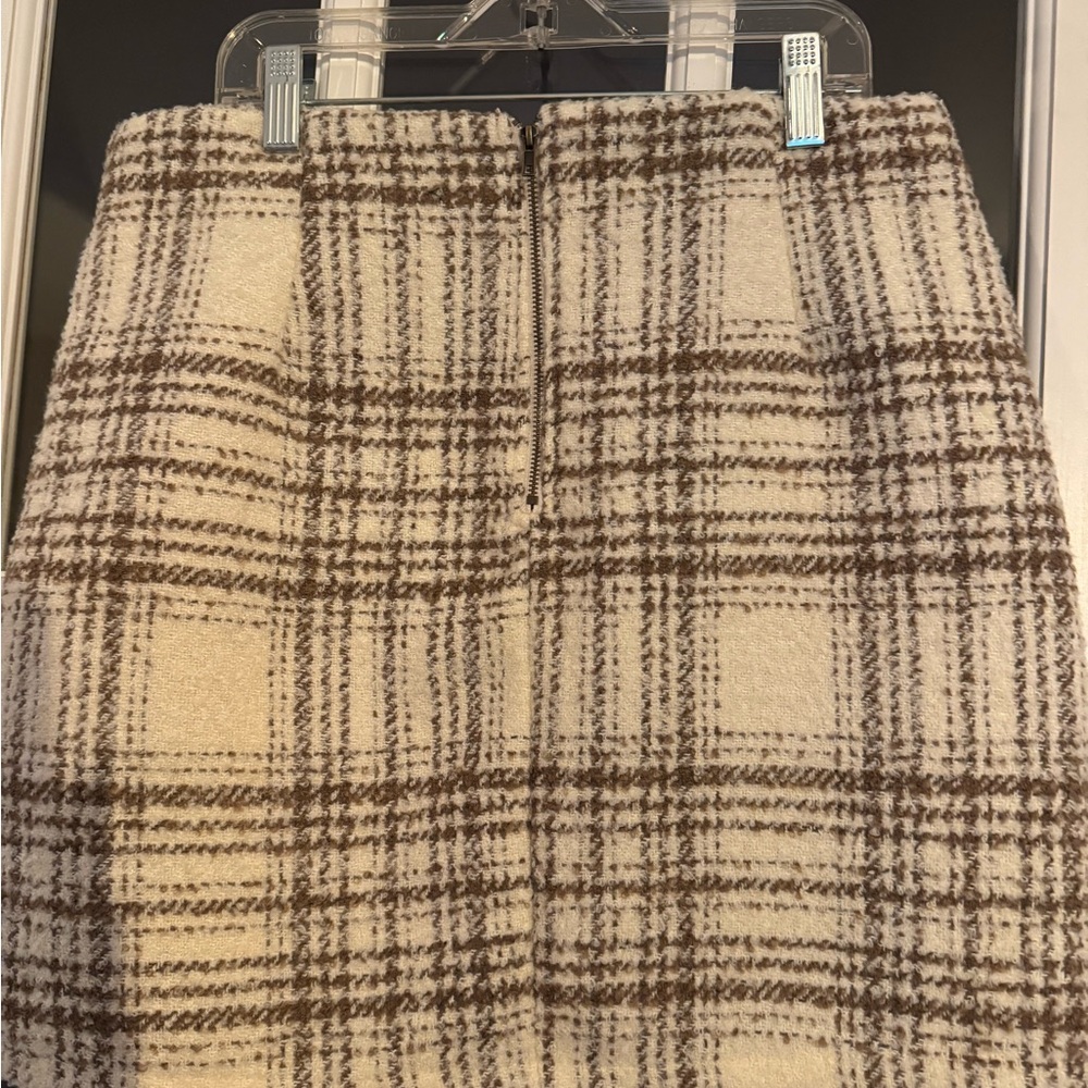 NWT Gilli Plaid Mini Skirt in Brown and Cream - Picture 2 of 5